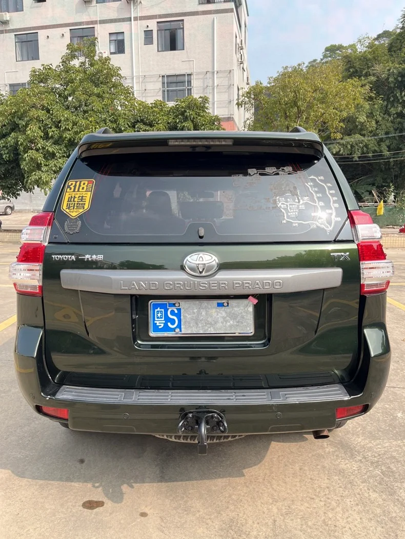 丰田普拉多 驾驶室