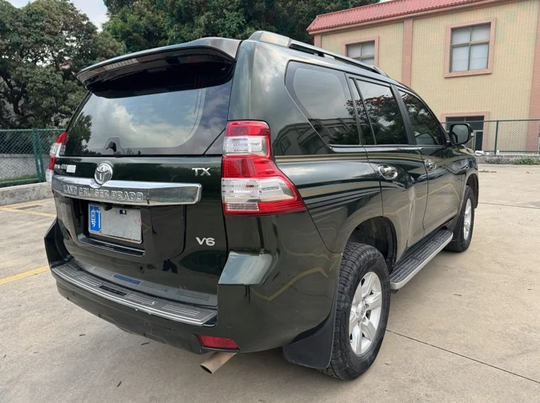 丰田普拉多 后面外观二