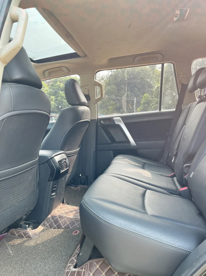 丰田普拉多 后面外观三