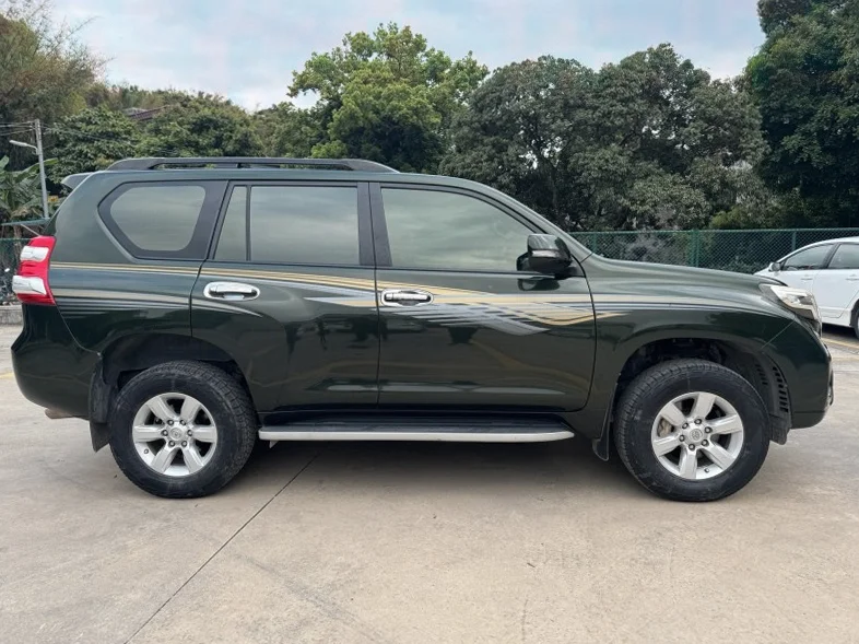 丰田普拉多 正面外观二