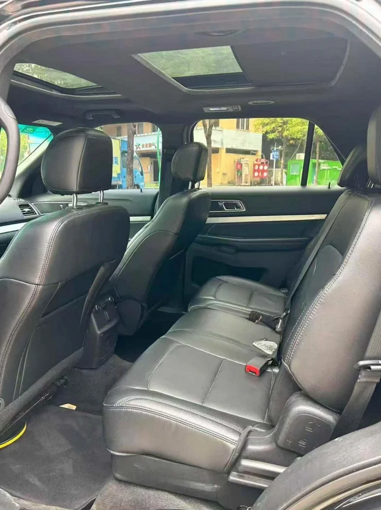 福特探险者 后面外观一