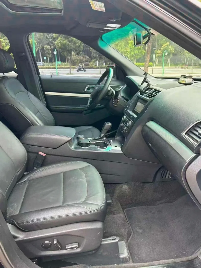 福特探险者 后面外观二