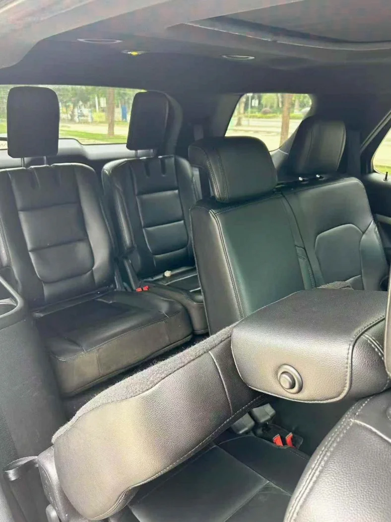 福特探险者 内饰前排