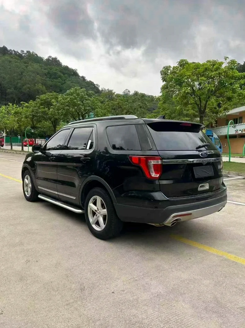 福特探险者 驾驶室