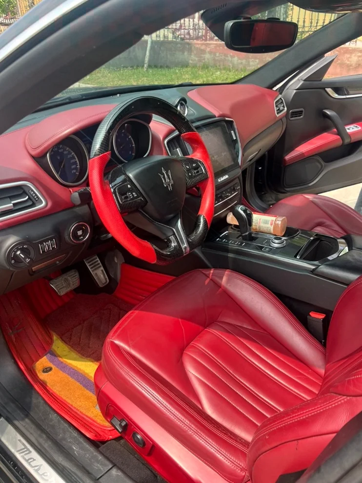 玛莎拉蒂Ghibli 内饰前排