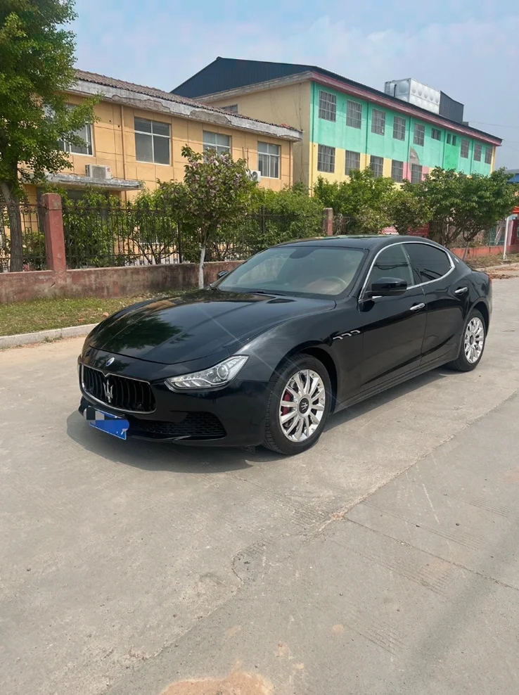 玛莎拉蒂Ghibli 正面外观三