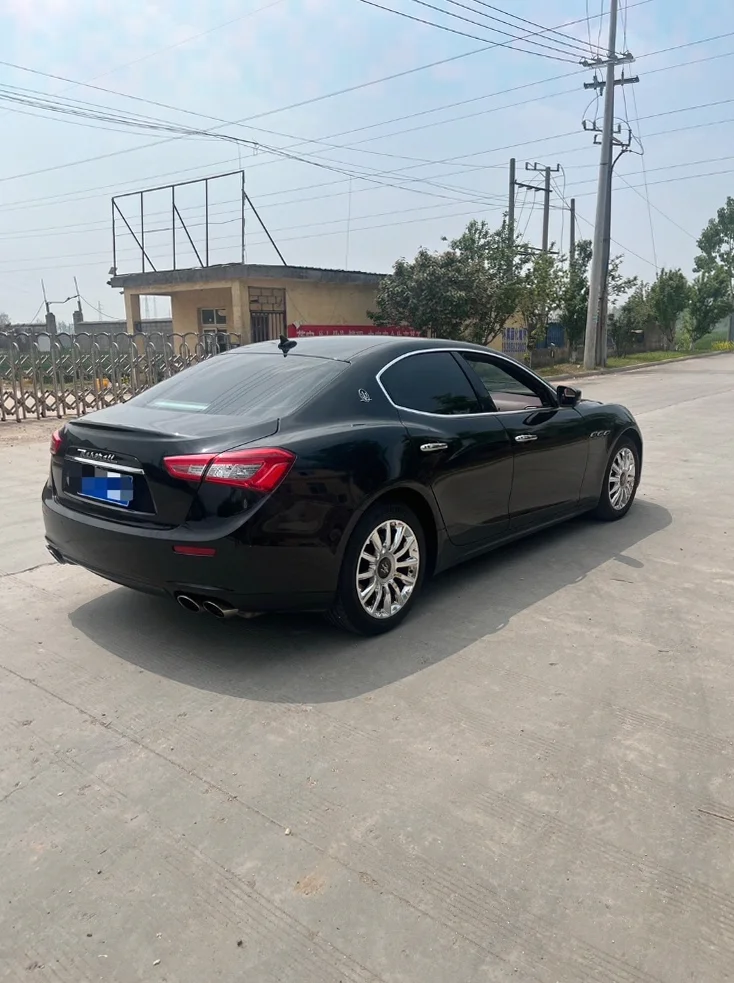 玛莎拉蒂Ghibli 后面外观一