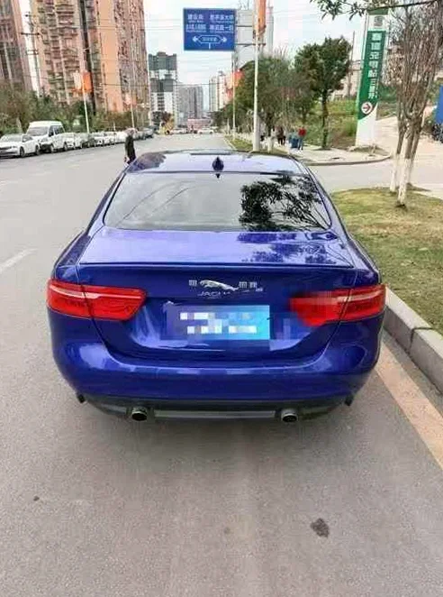 捷豹XE 内饰前排