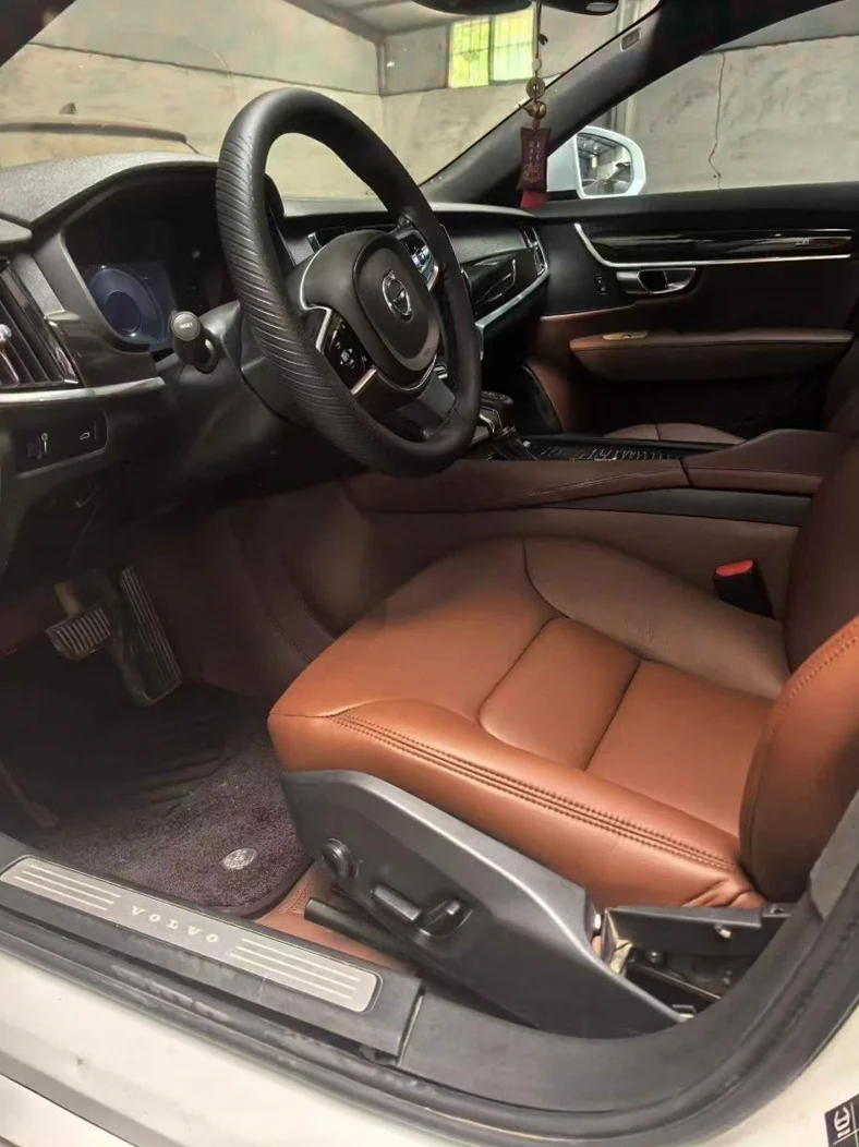 沃尔沃S90 正面外观二