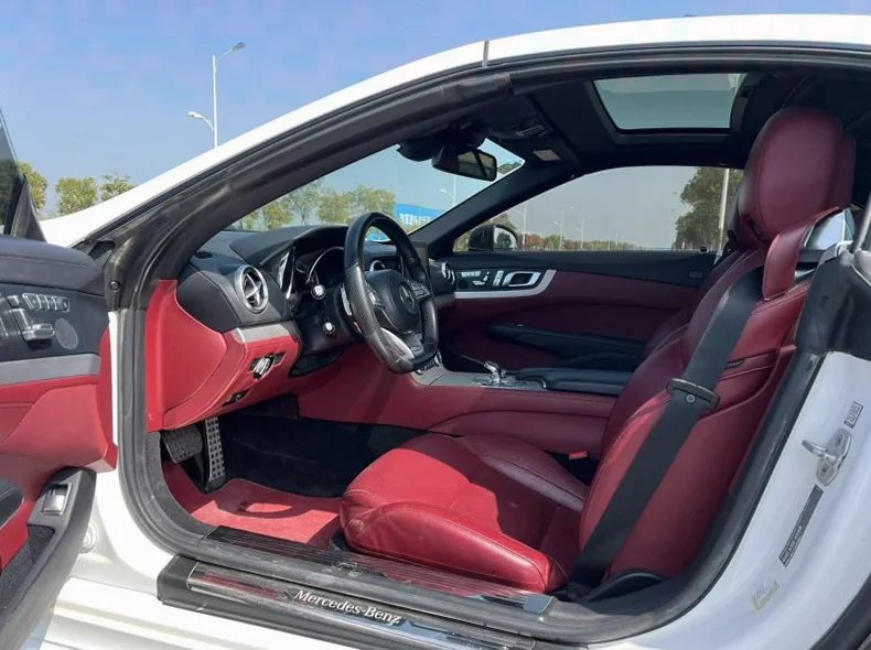 奔驰SL 正面外观二