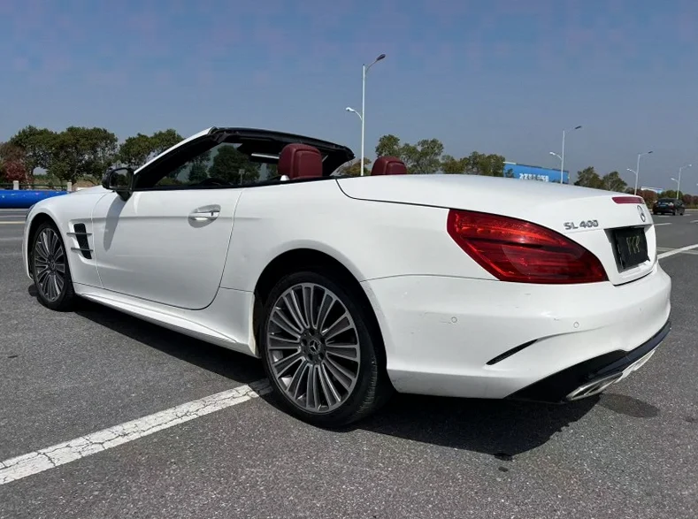 奔驰SL 后面外观一