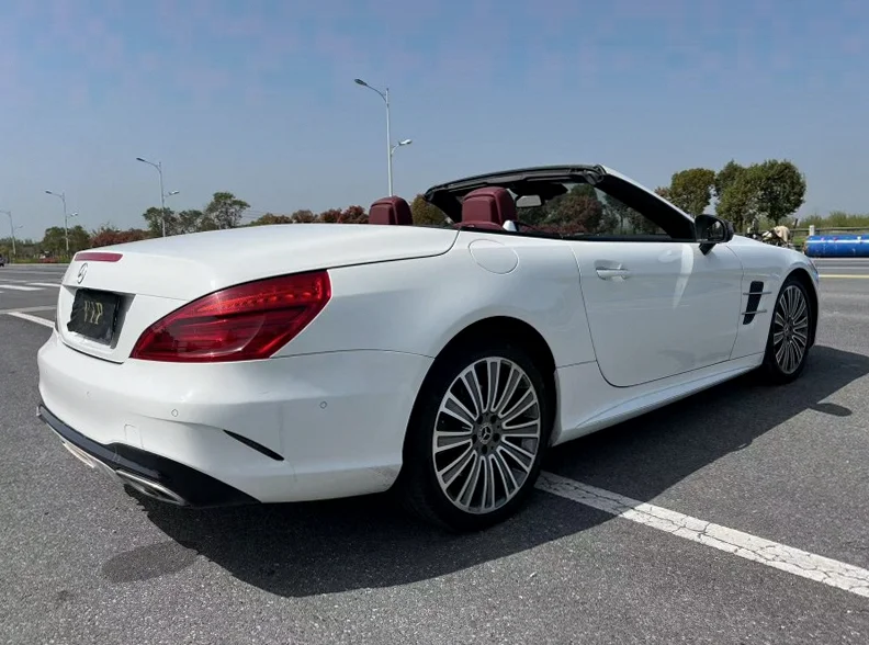 奔驰SL 后面外观二