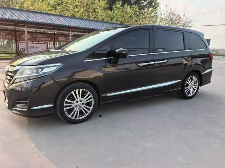 本田艾力绅 正面外观三