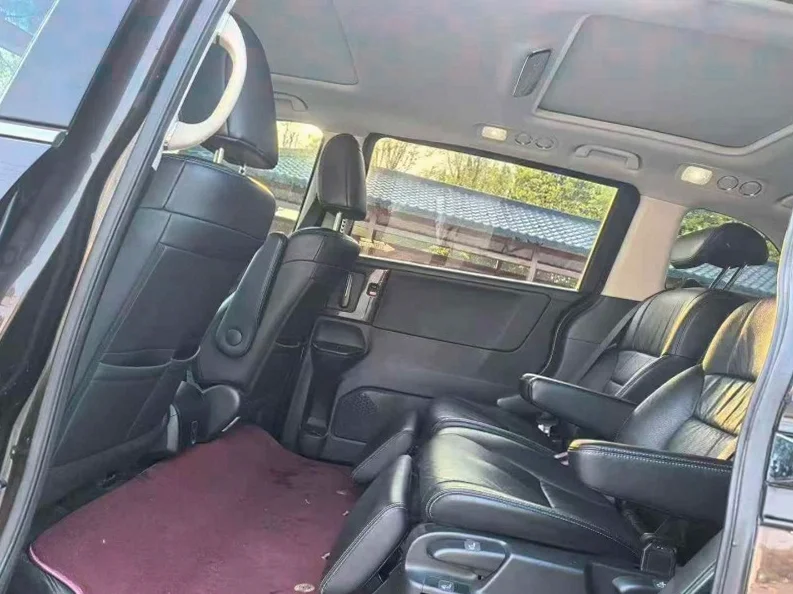 本田艾力绅 后面外观二