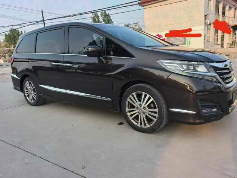 本田艾力绅 正面外观二