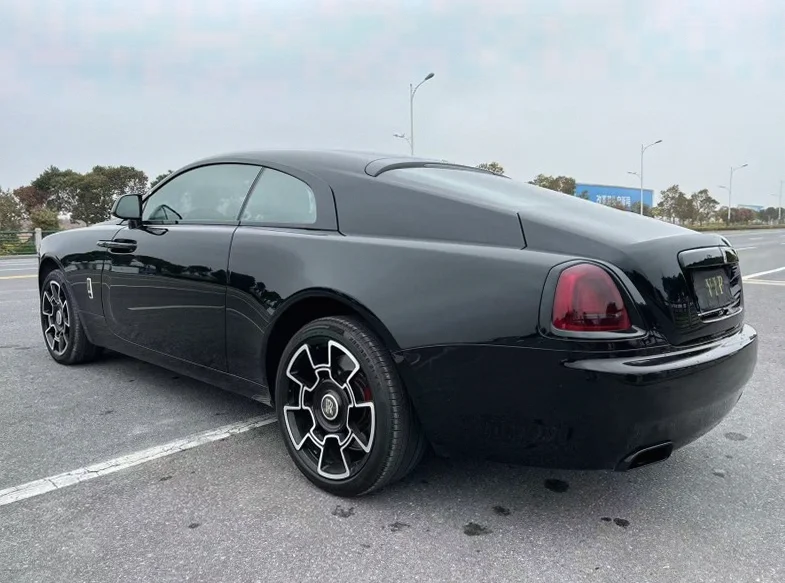 劳斯莱斯魅影 后面外观一