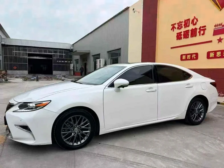 雷克萨斯ES 正面外观二