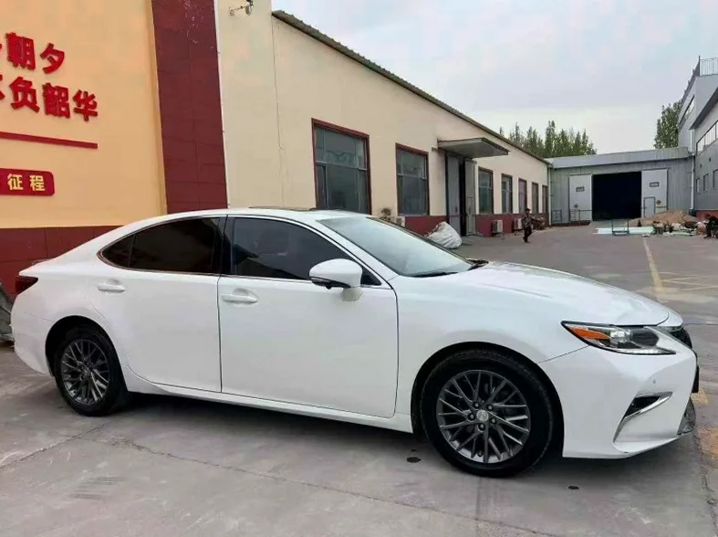 雷克萨斯ES 正面外观三