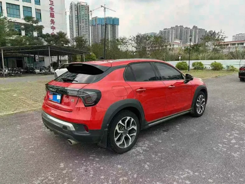 领克02 内饰前排