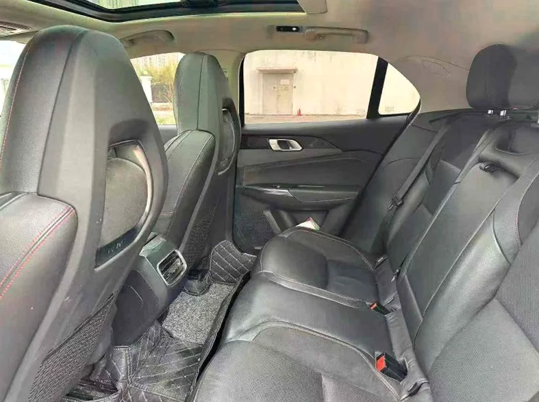 领克02 后面外观三