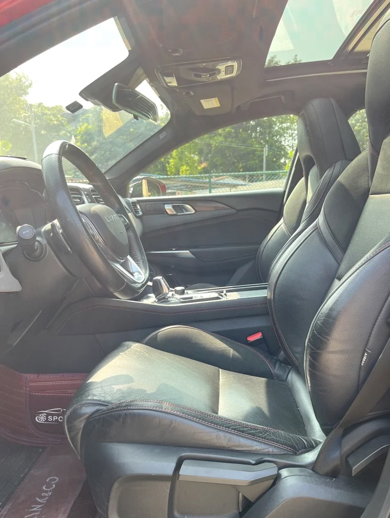 领克03 内饰后排