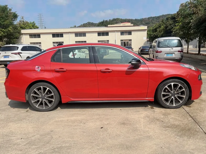 领克03 正面外观二