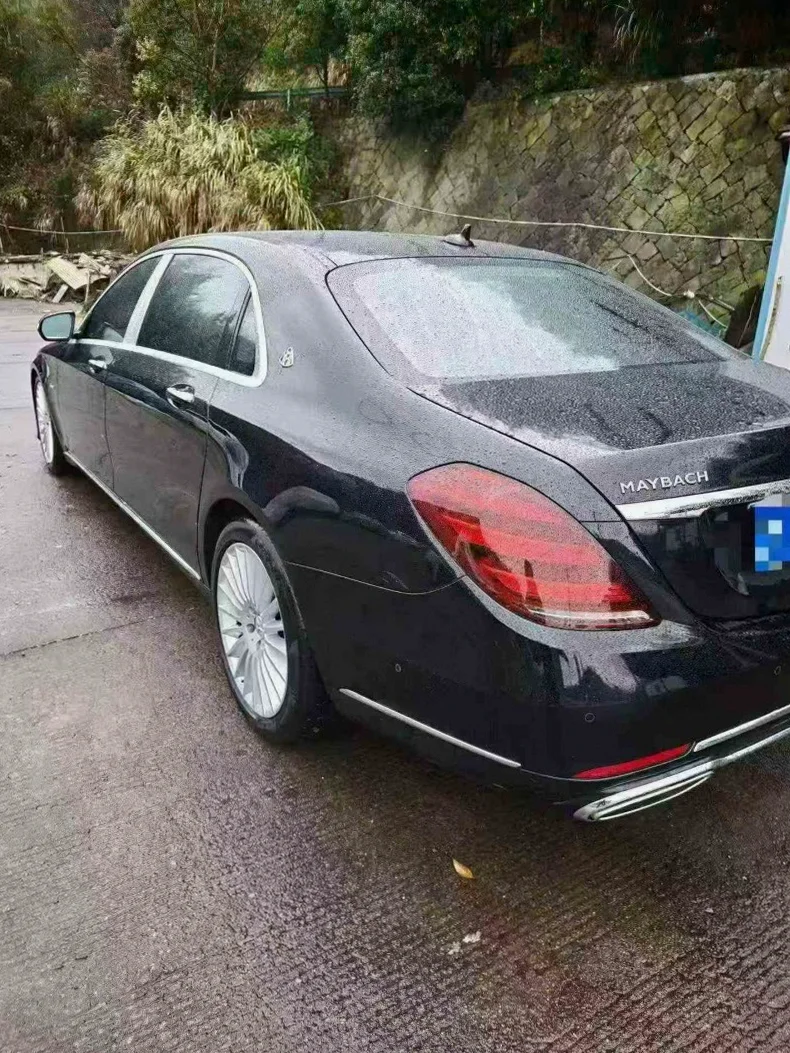 奔驰迈巴赫S级 后面外观三