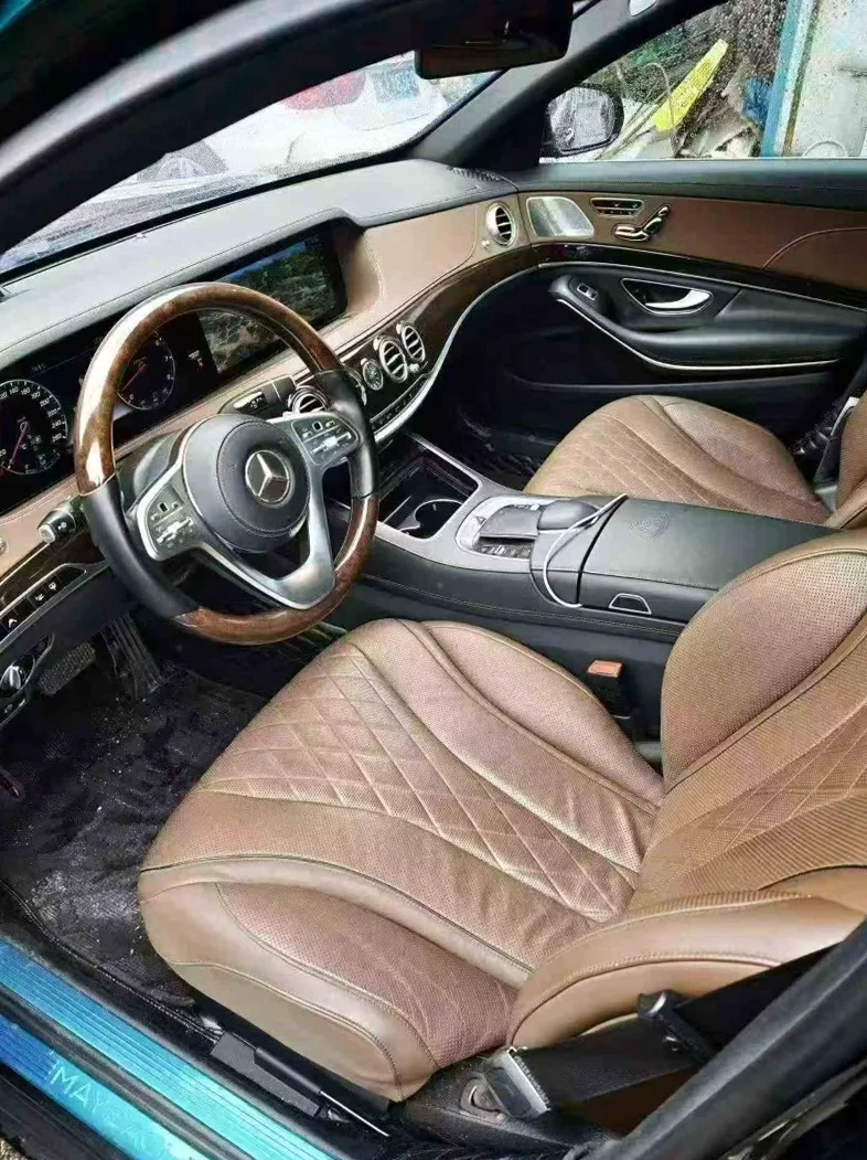 奔驰迈巴赫S级 内饰后排