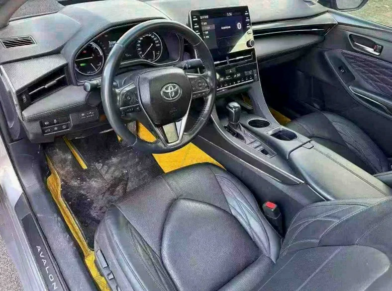 丰田亚洲龙 后面外观一