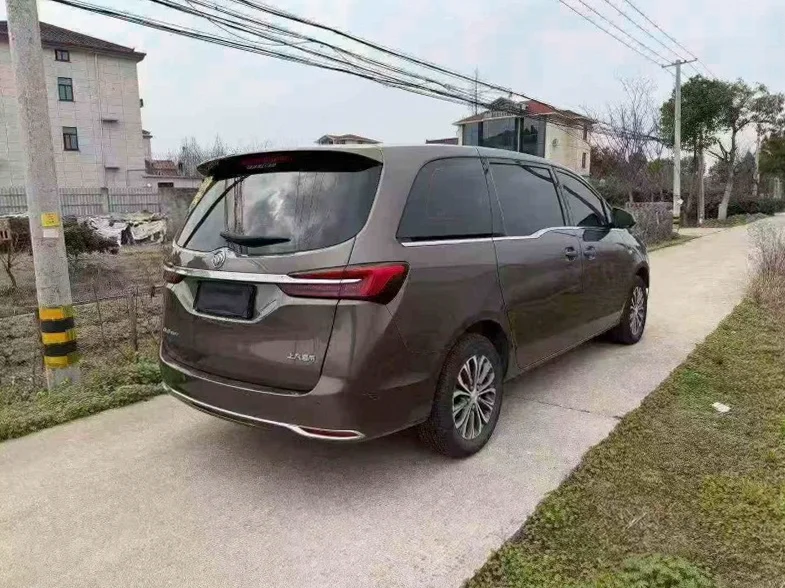 别克GL8 内饰后排