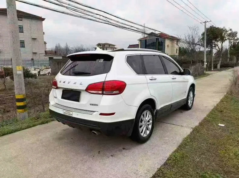 哈弗H6 内饰后排