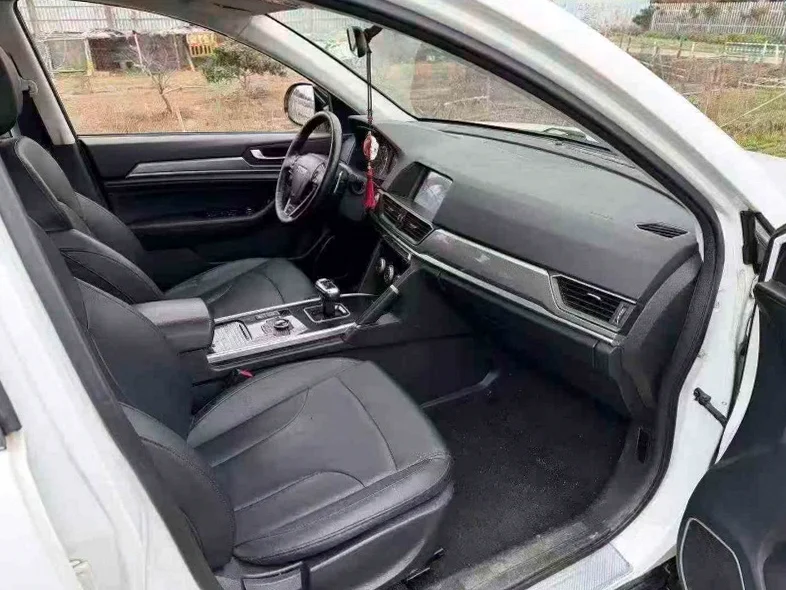 哈弗H6 后面外观三