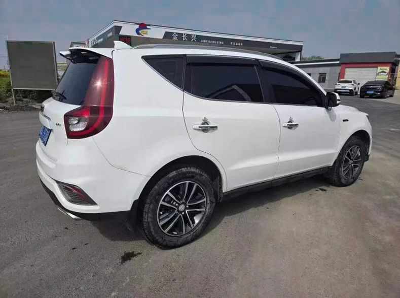 吉利远景 内饰前排