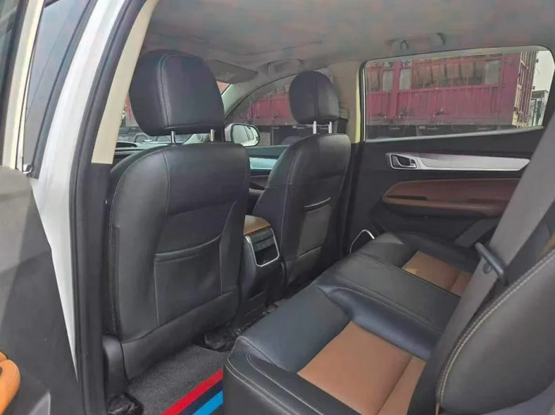 吉利远景 后面外观一