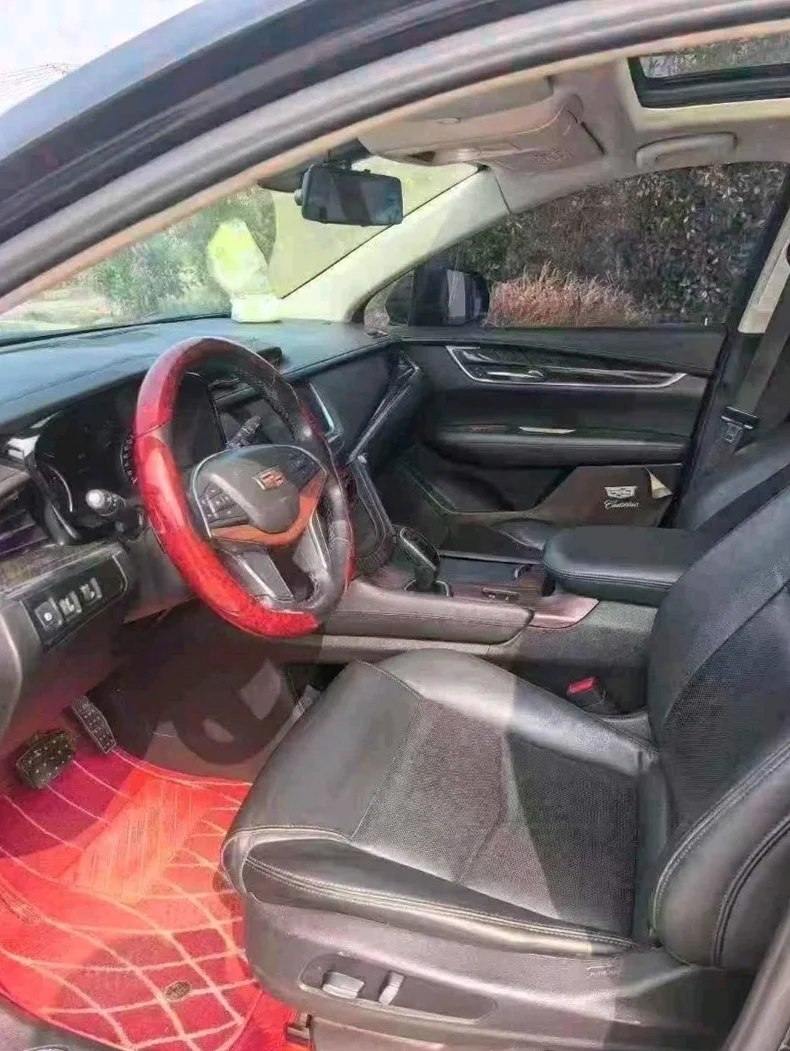 凯迪拉克XT5 驾驶室