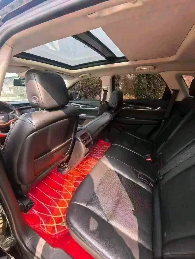 凯迪拉克XT5 内饰后排