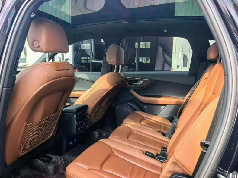 奥迪Q7 后面外观二