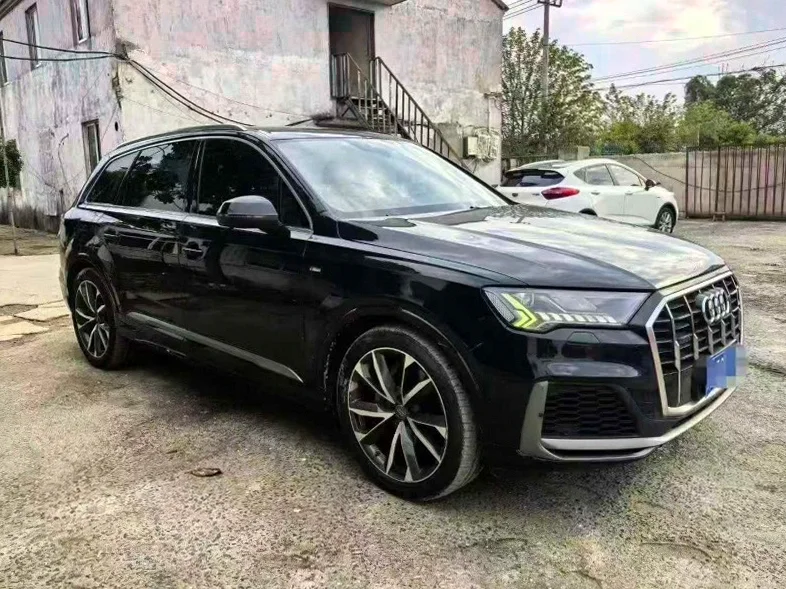 奥迪Q7 正面外观三