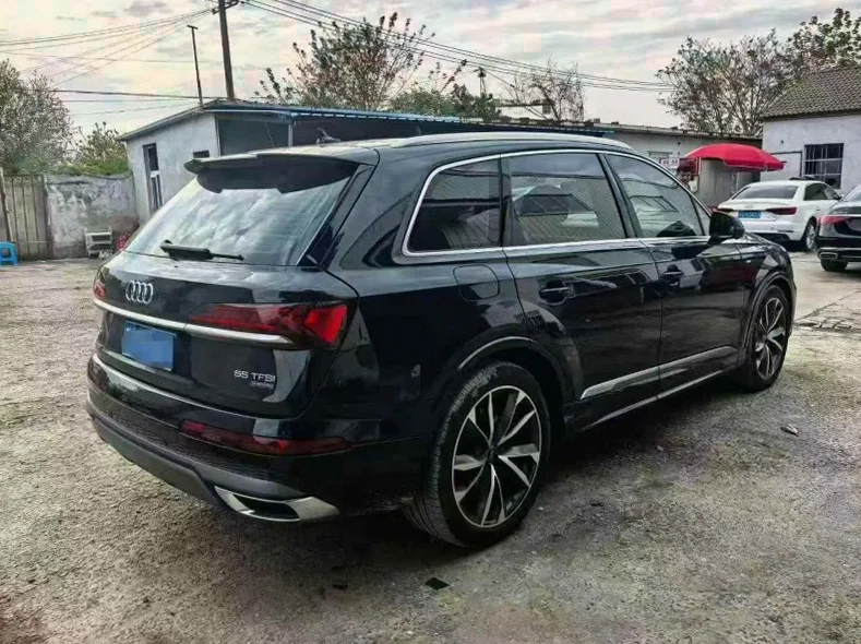 奥迪Q7 内饰后排