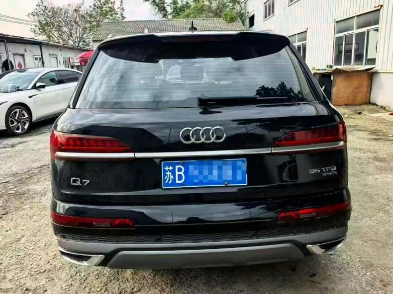 奥迪Q7 内饰前排