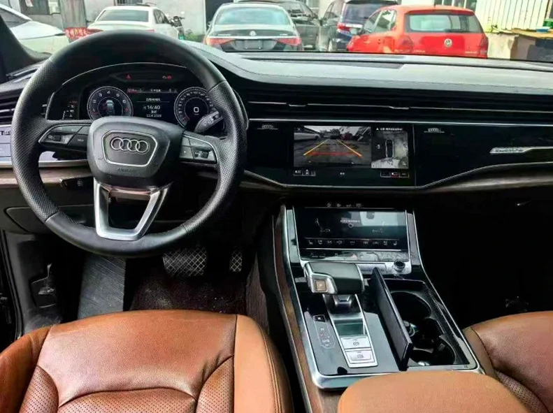 奥迪Q7 后面外观一