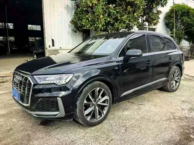 奥迪Q7 正面外观二