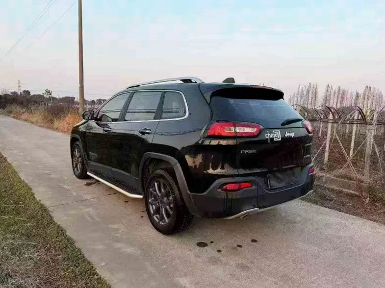 Jeep自由光 内饰前排