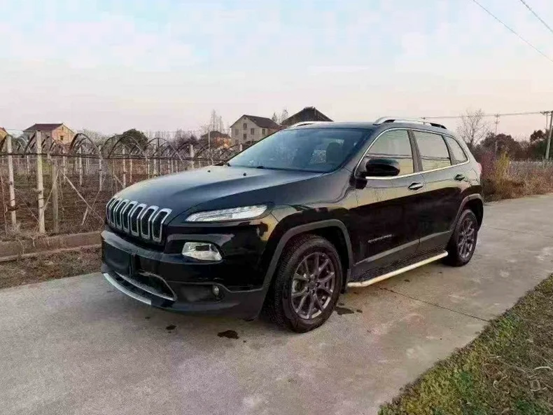 Jeep自由光 正面外观二