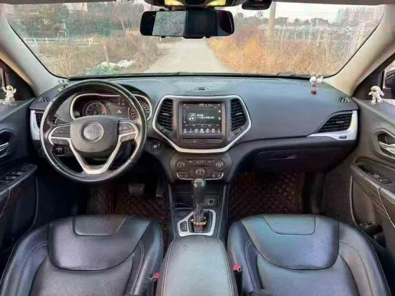 Jeep自由光 后面外观二