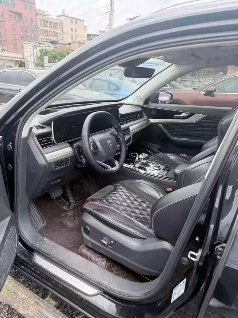 红旗HS5 后面外观二