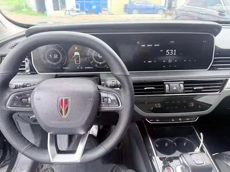 红旗HS5 后面外观一