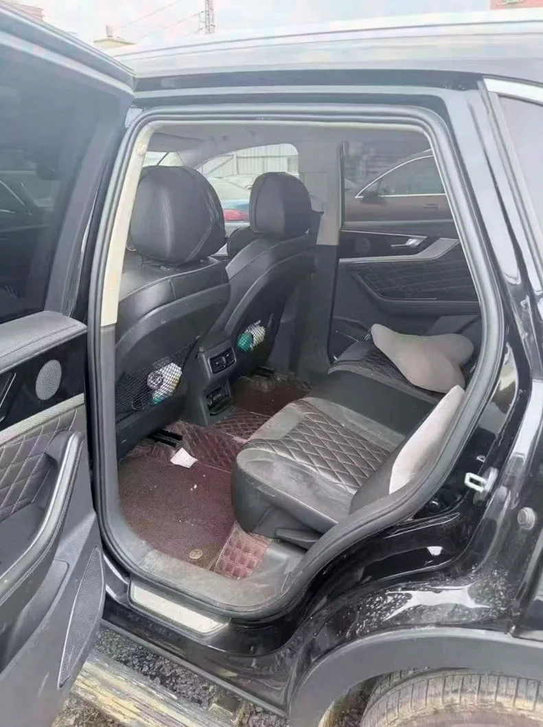 红旗HS5 正面外观三