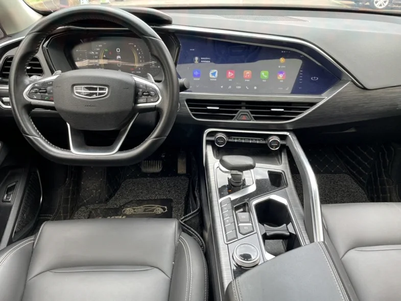 吉利星越 内饰前排