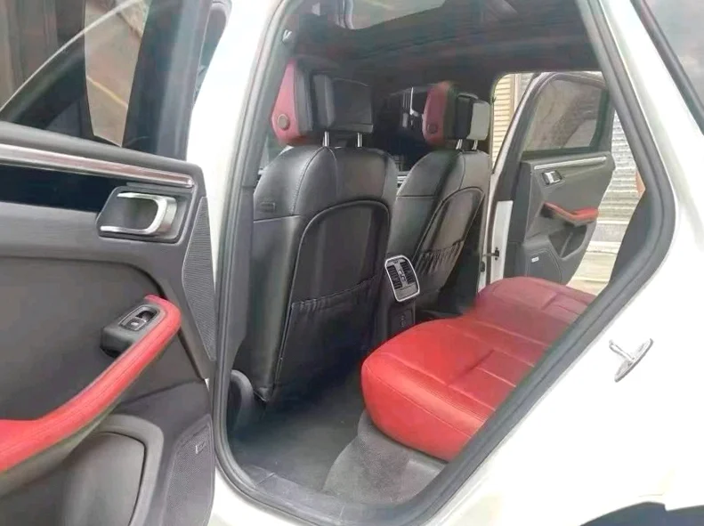 保时捷Macan 后面外观一